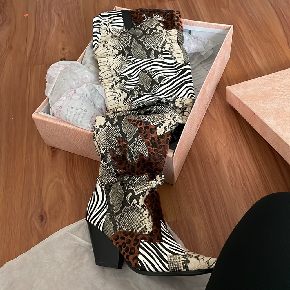 Cape Robbin Animal print boots!!